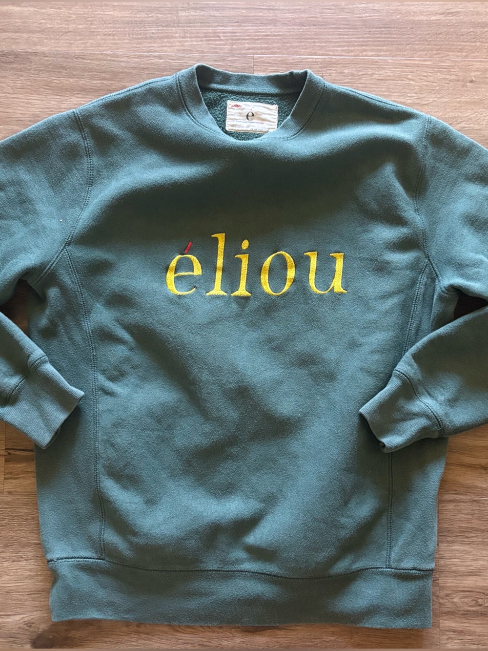 éliou Logo Embroidered Crewneck Sweatshirt in Pine Green M